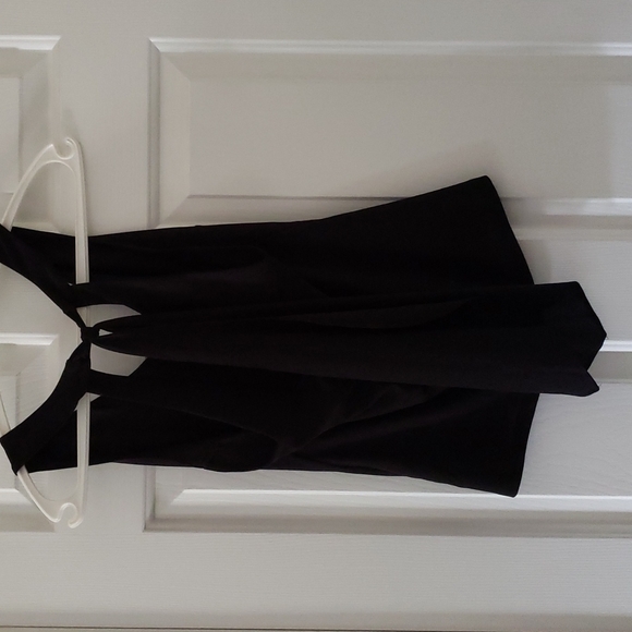 Brand new black halter top size S - Picture 2 of 3